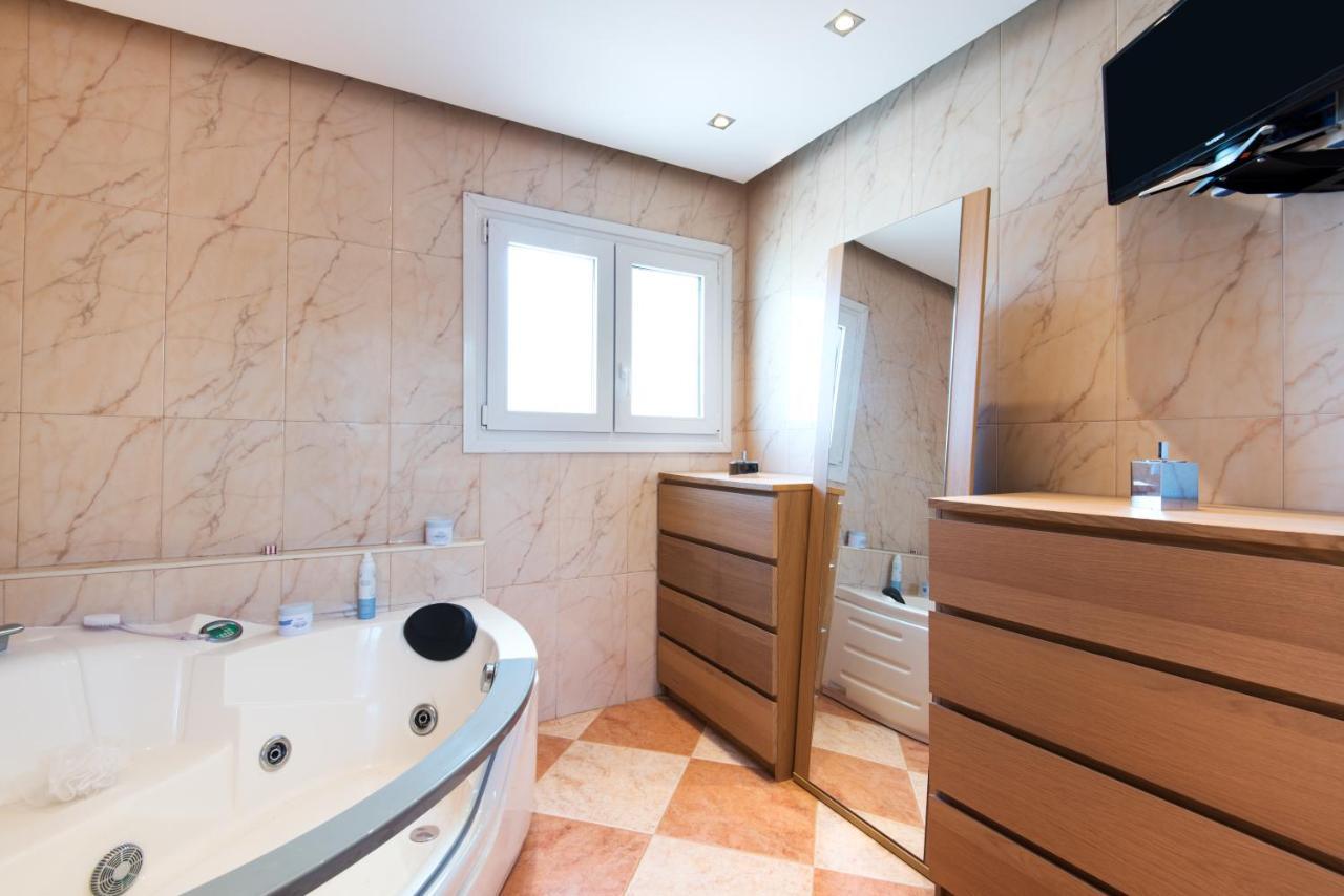 Villa Palm Beach Marina Benalmadena 3 Min Walking From The Sea מראה חיצוני תמונה